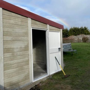 Annexe de jardin en béton aspect bois 1 pente